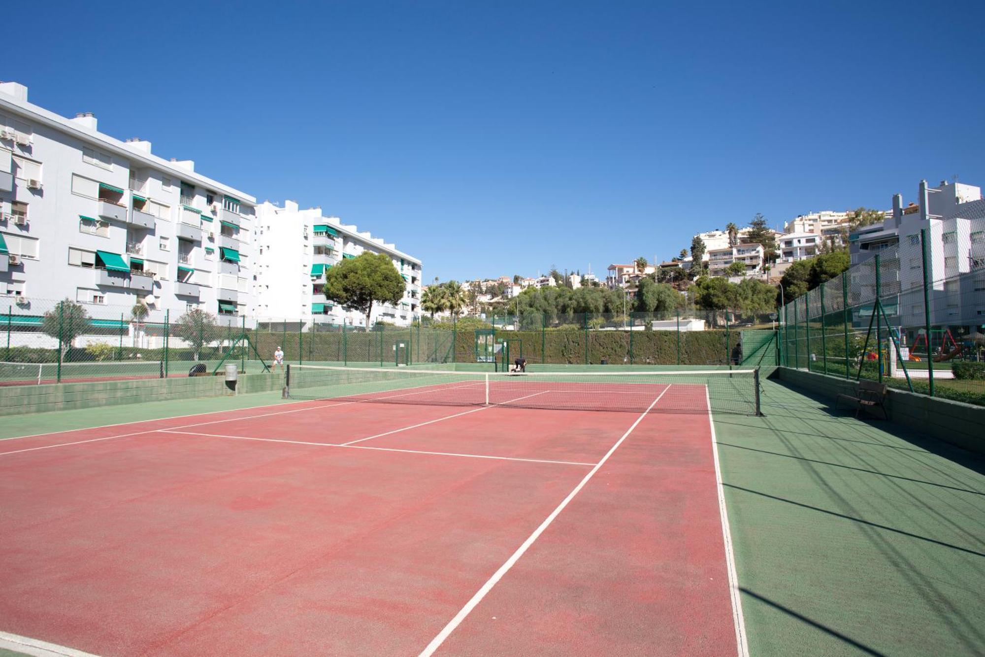 Bajo En Primera Linea - Cala Del Moral, Urbanizacion Calaflores La Cala Del Moral Exterior foto